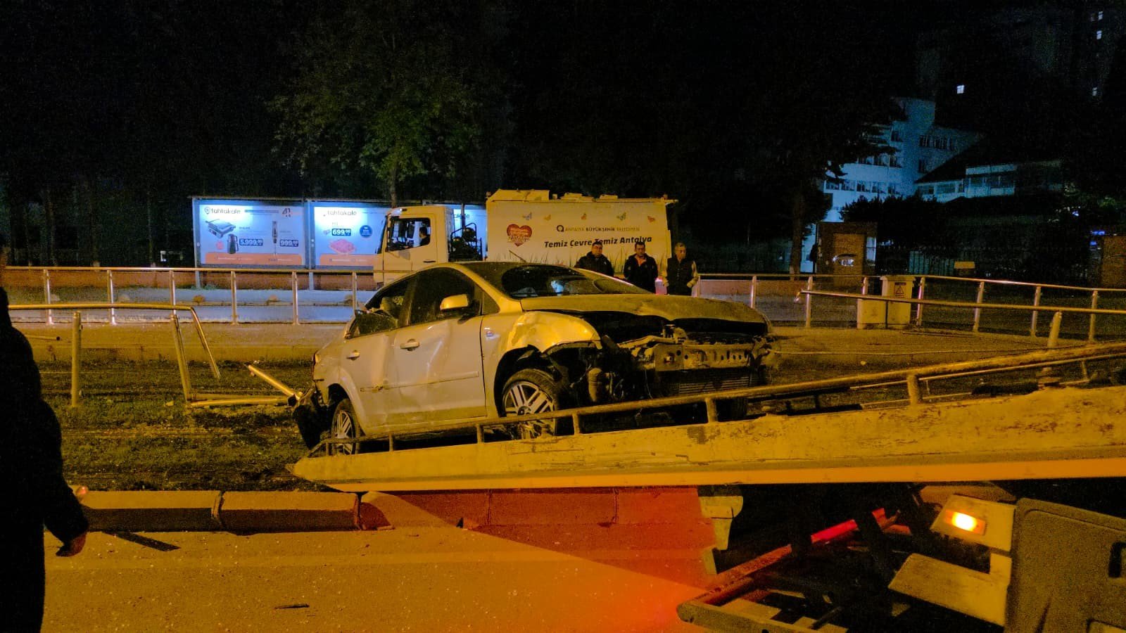 Muratpasa Antalya Tramvay Yolu Kaza4