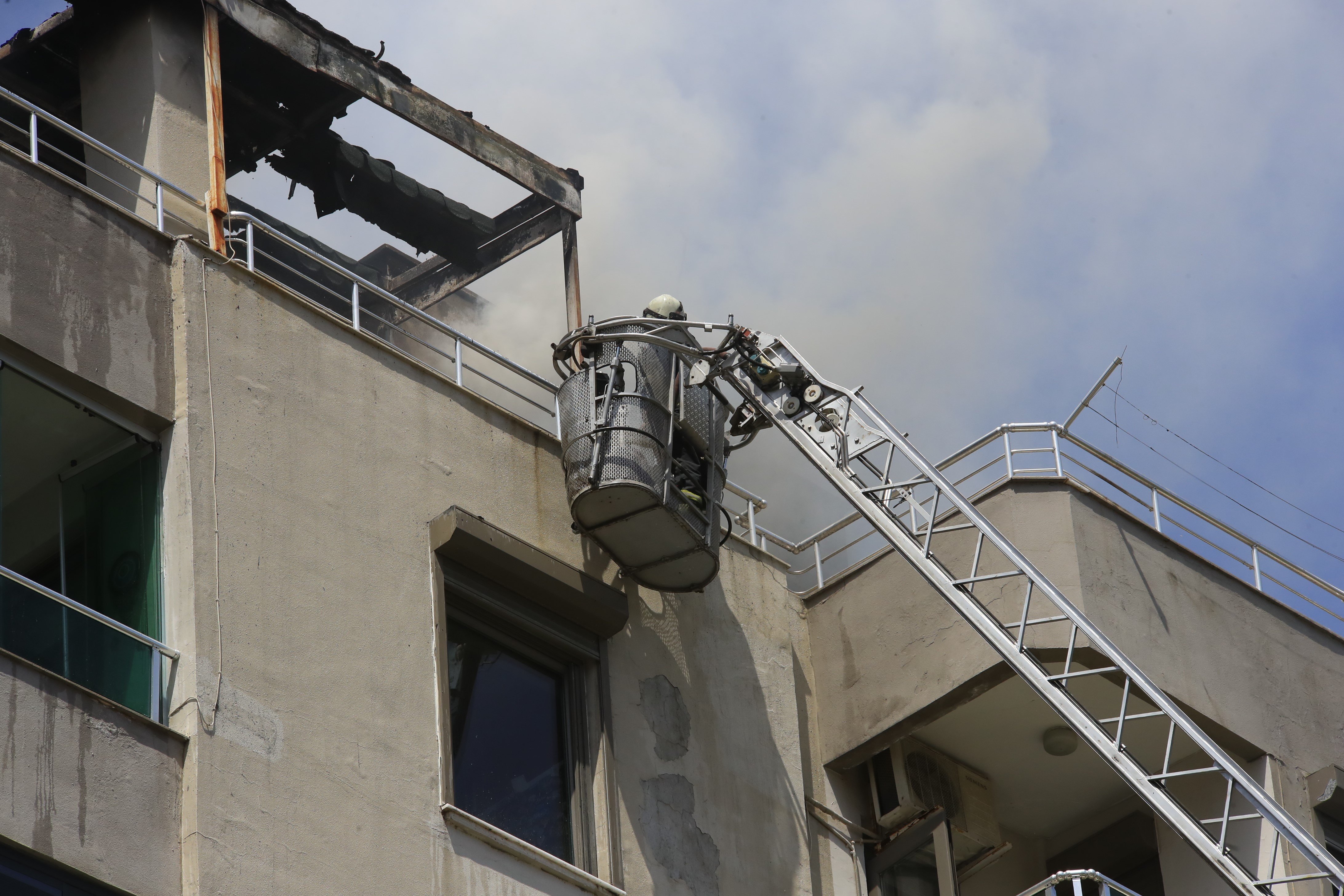 Muratpasa Fener Mahallesi Antalya Yangin3