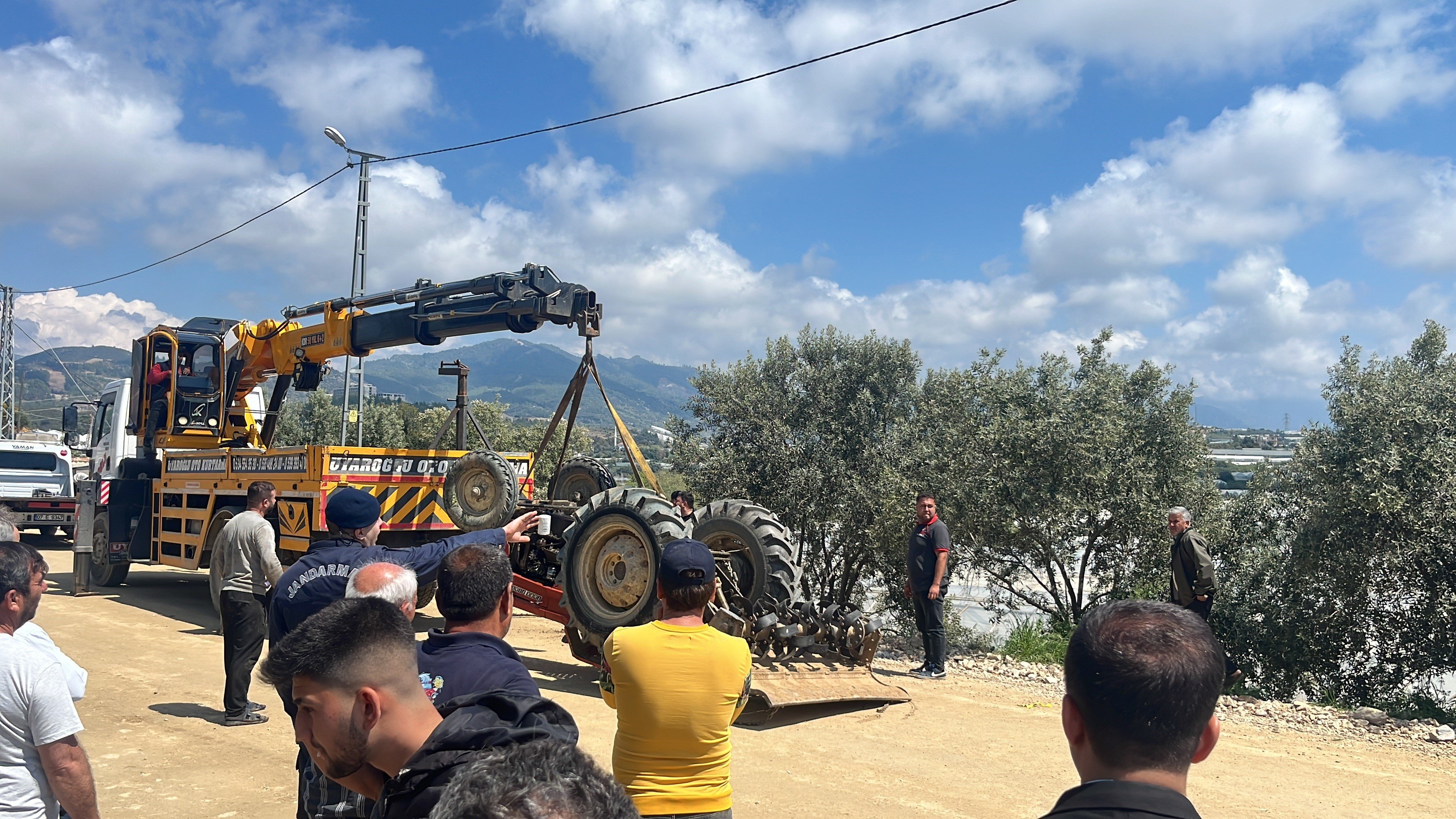 Traktörün Altında Kalan Genç Hayatını Kaybetti3