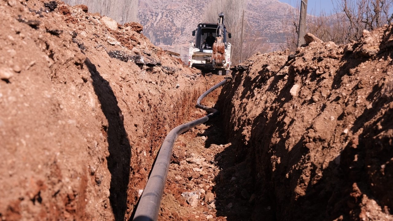 Elmalı’da Içme Suyu Hattı Yenileniyor