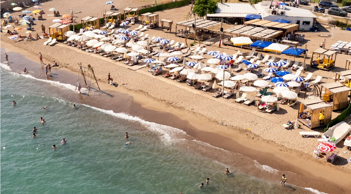 Amoor Beach Restaurant