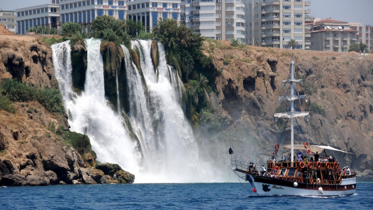 Antalya Bayram Turizmi 180 Milyar3