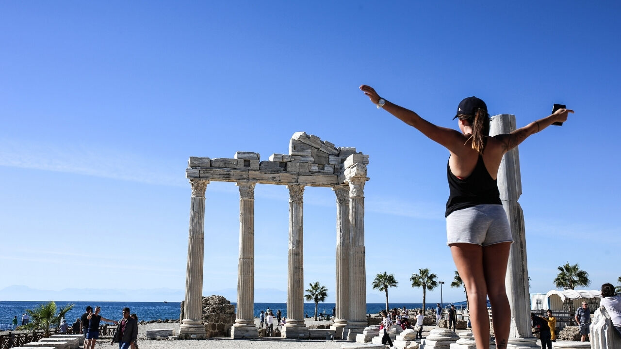 Antalya Bayram Turizmi 180 Milyar5