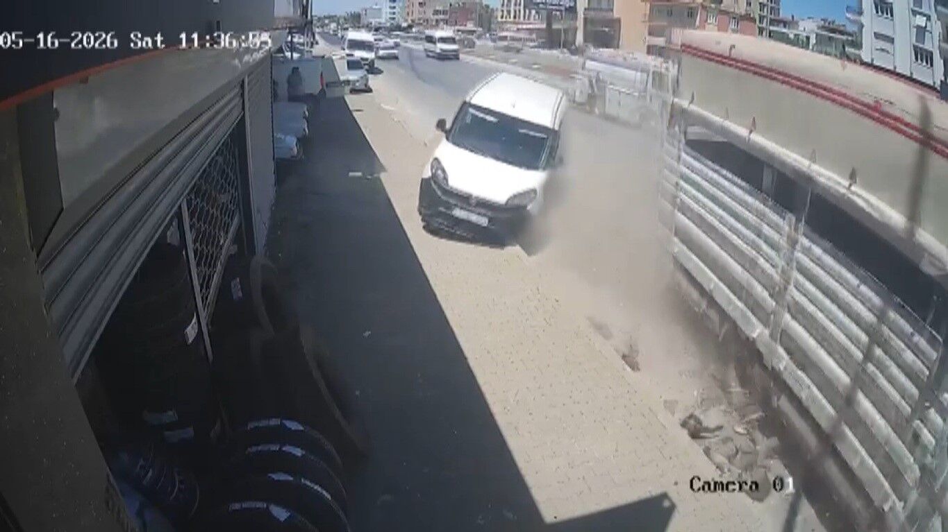 Kamyonet Lastigi Patladi Antalya Serik3