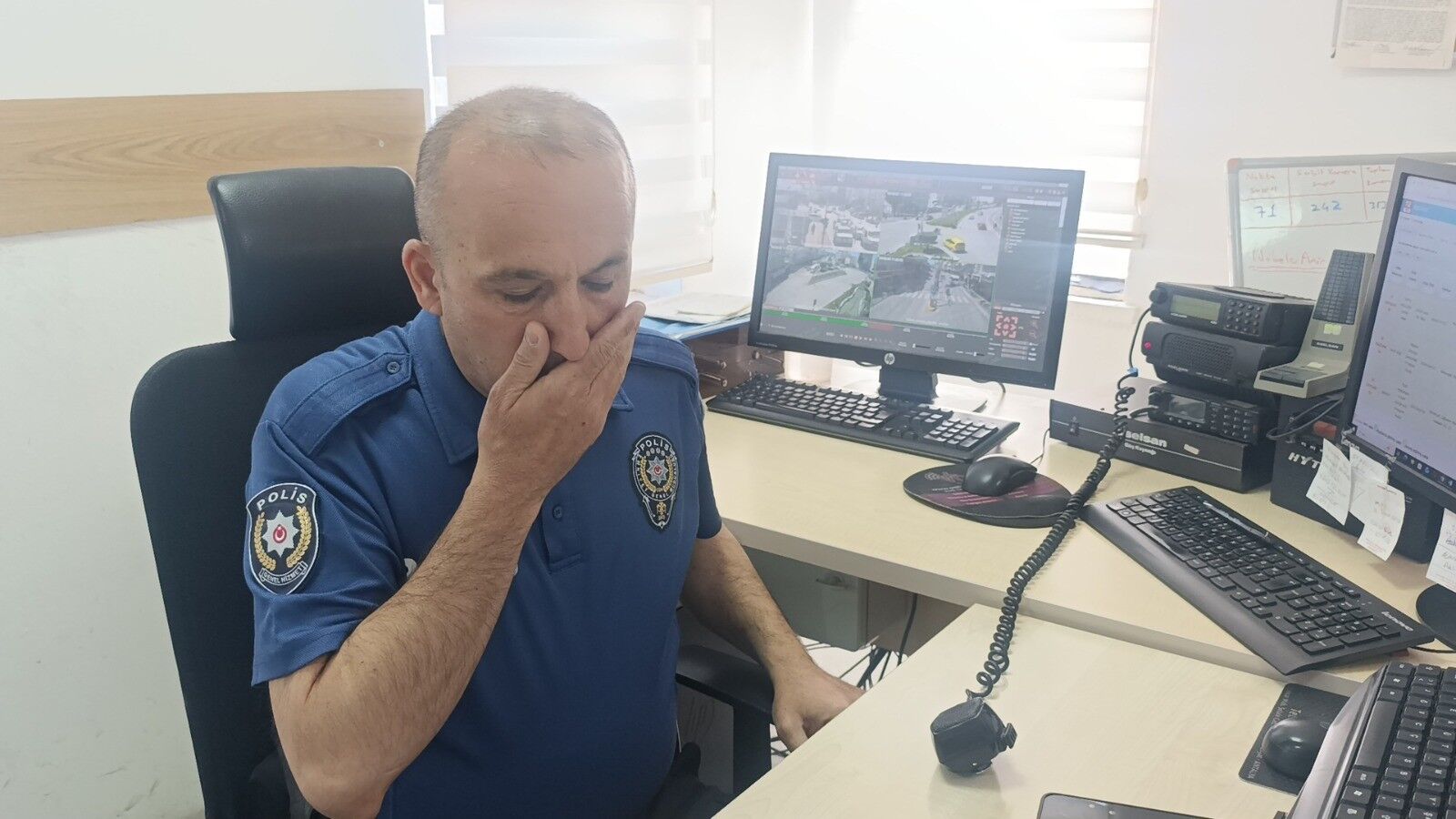 Polis Memuru Duygusal Veda2