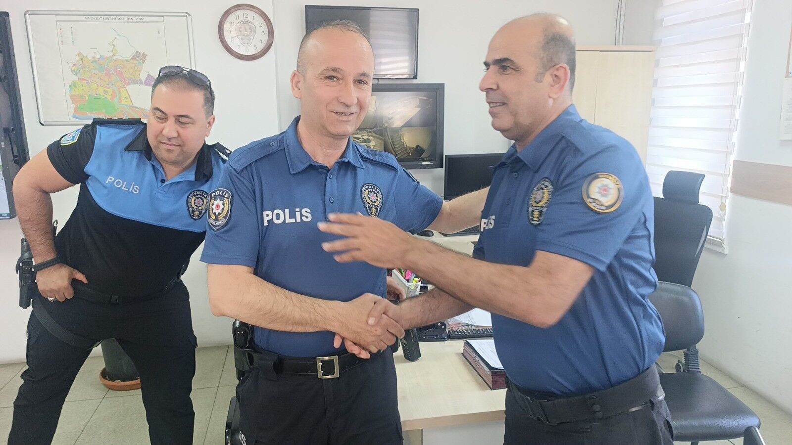 Polis Memuru Duygusal Veda3
