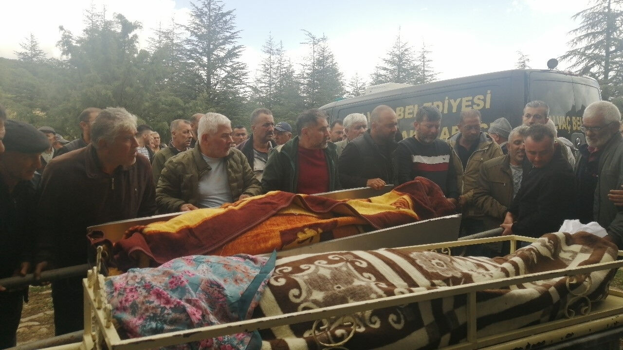 Isparta Antalya Yolunda Öldü