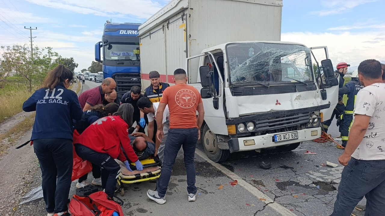 Kamyon Tır Çarpıştı2