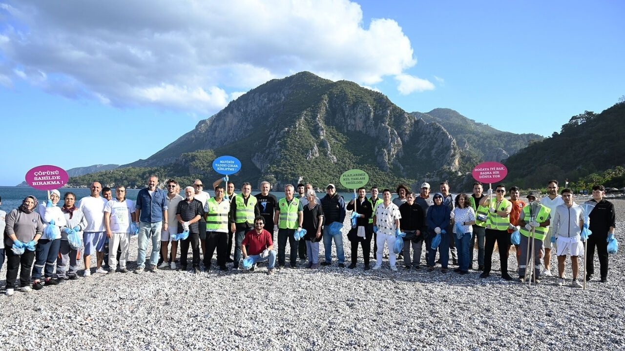Çıralı Sahilinde Temizlik Etkinliği