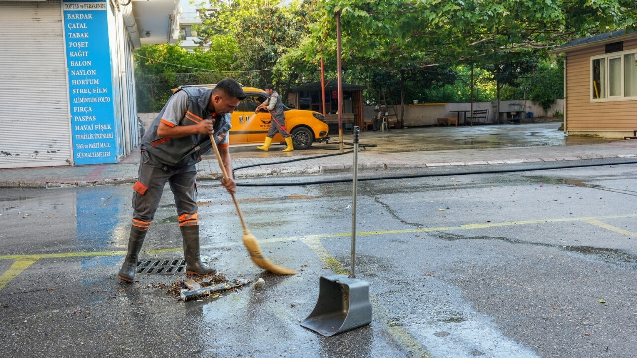 Temizlik Işleri Ekipleri Alanya’yı Bayrama Hazırlıyor-1