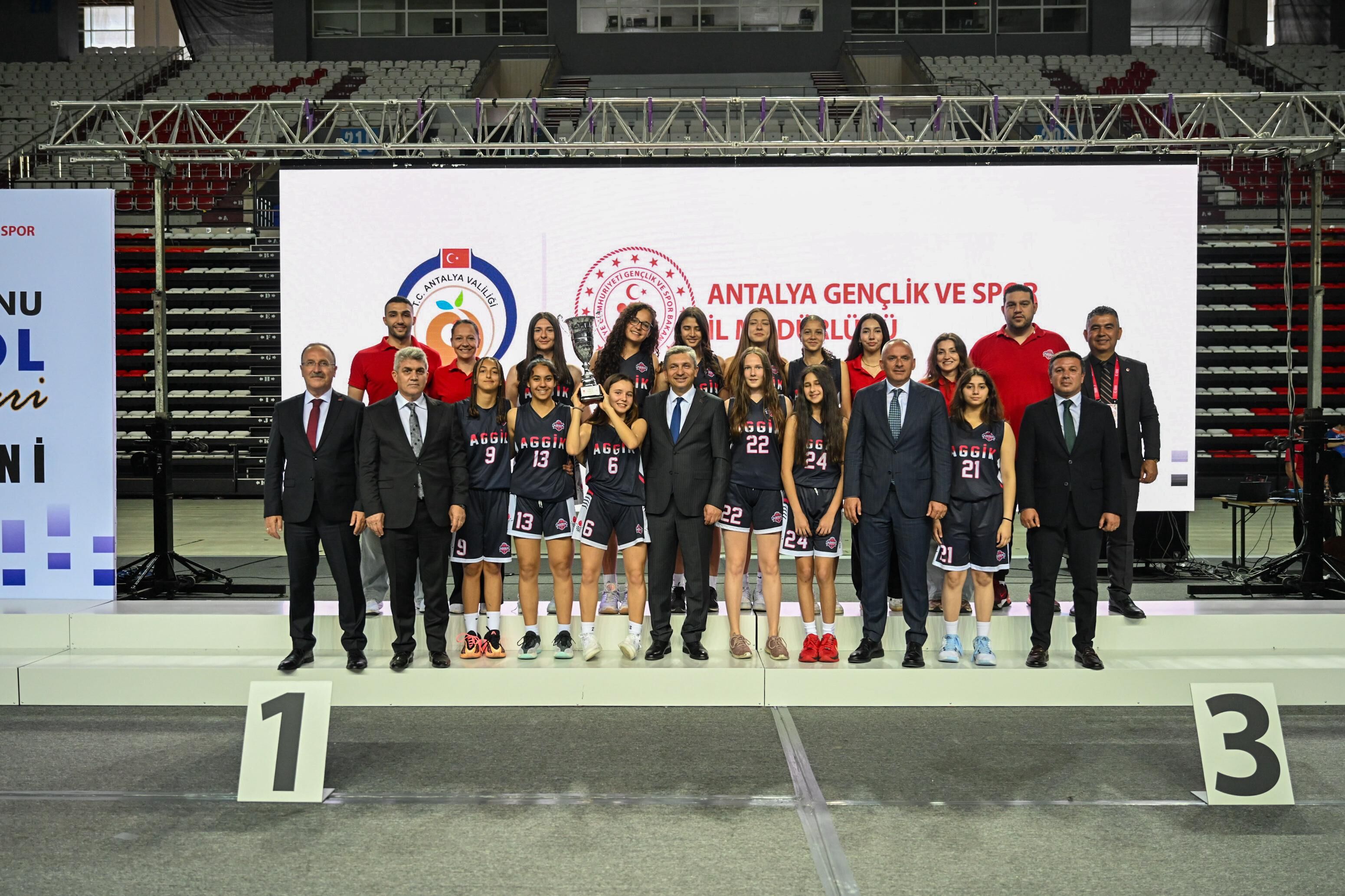 Vali Şahin3