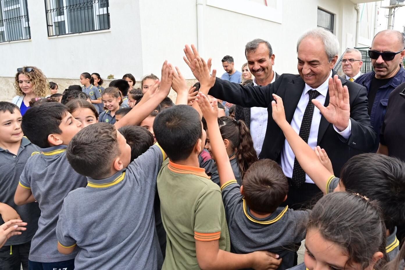 Kocagoz, Okul Ziyaretinde Talepleri Yerinde Cozdu 10