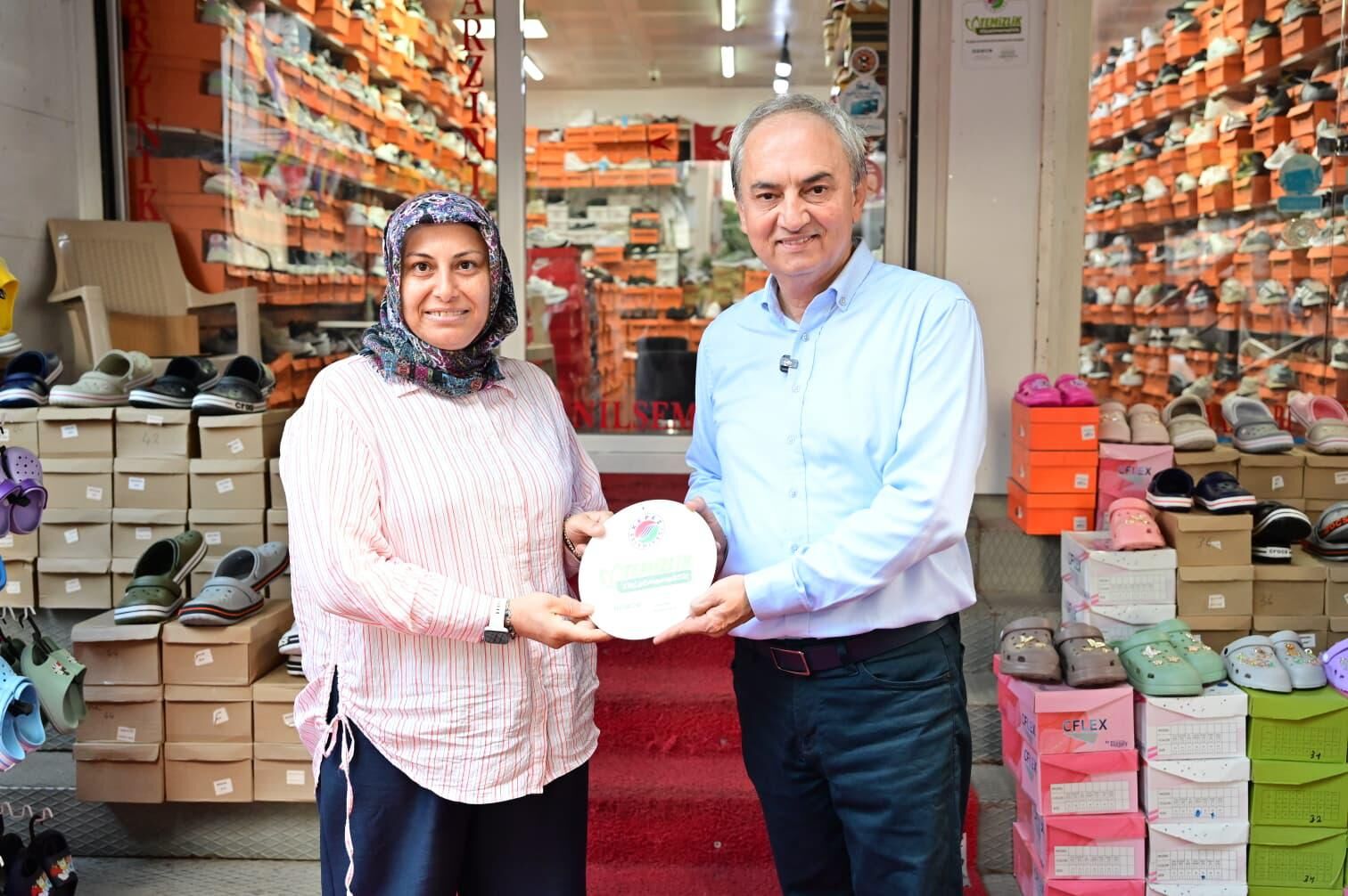 Kocagozun ‘ Temizlik Kirletmemektir Kampanyasi Sokak Sokak Yayiliyor 7