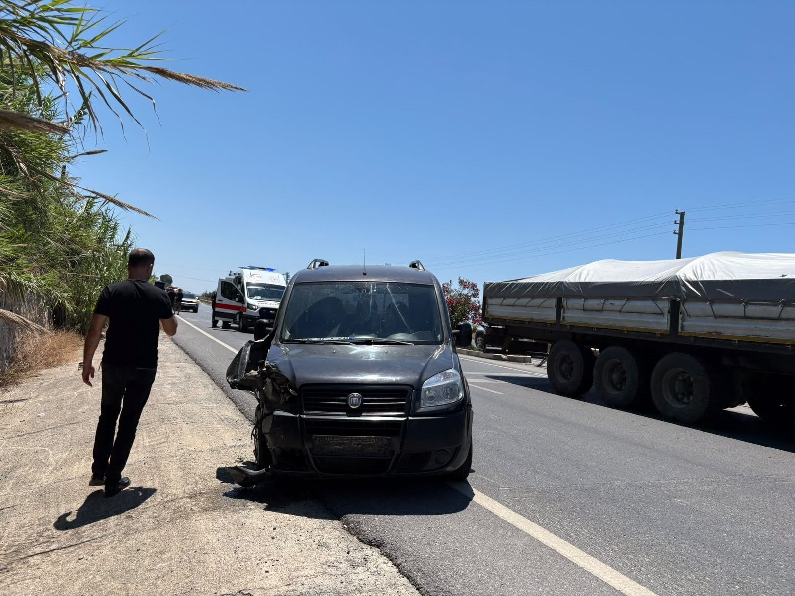 Alanya Kaza Hafif Ticari Arac Devrildi1