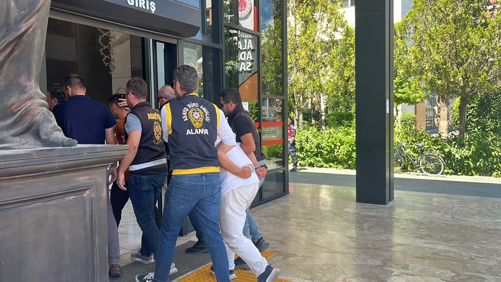Alanya Saray Mahallesi Silahli Saldiri1