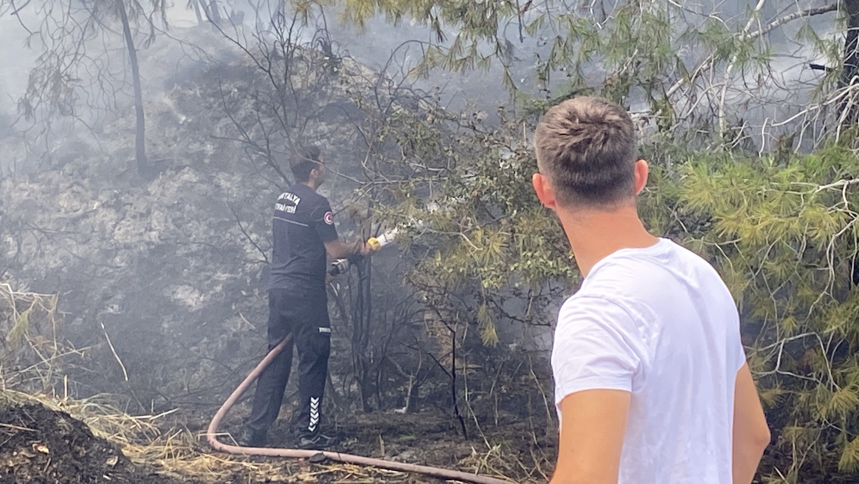 Antalya Aksu Ormanlik Alan Yangini2