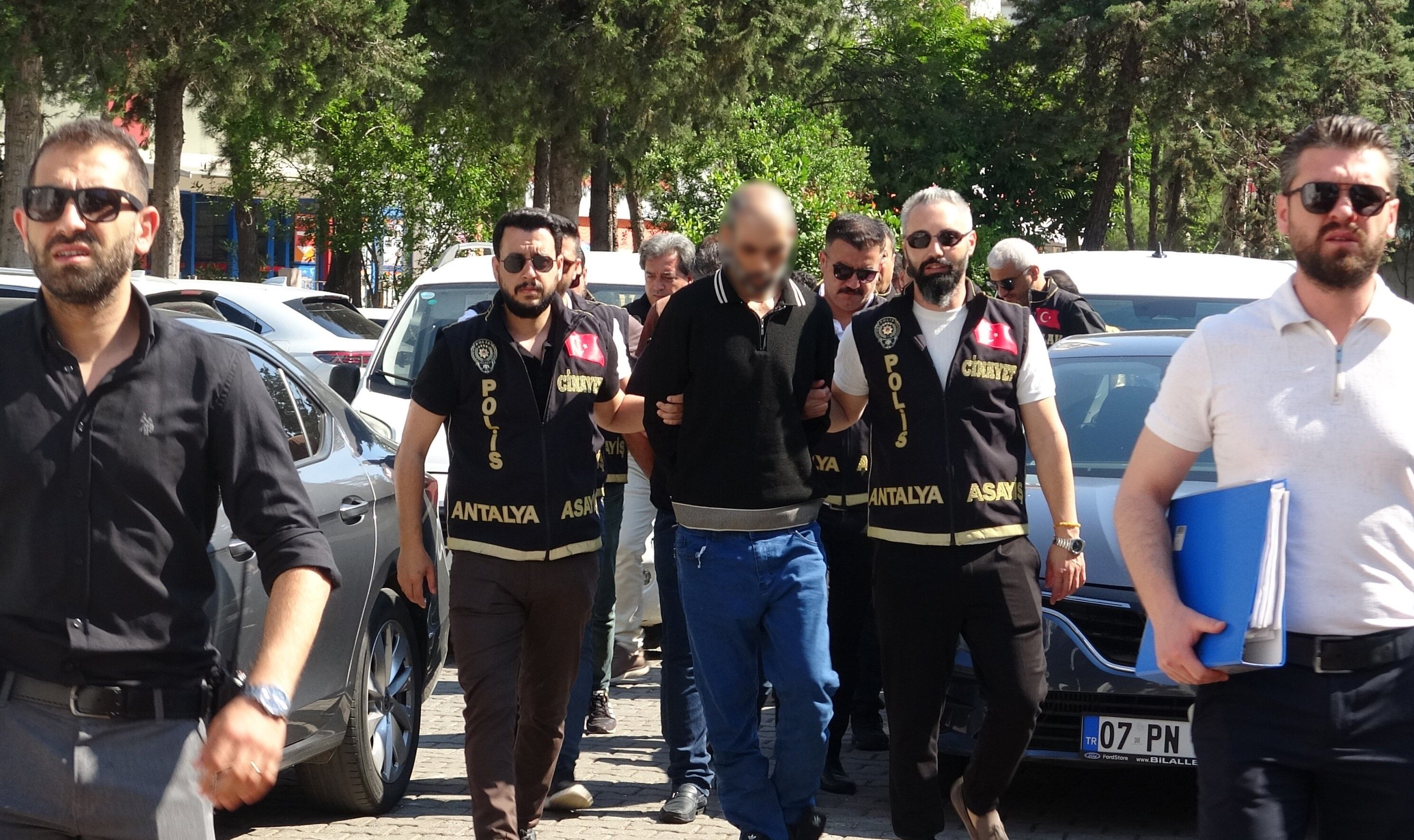 Antalya Kepez Cinayet Suphelileri Adliyeye Sevk Edildi2