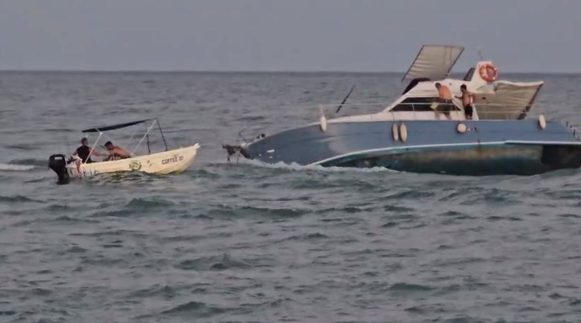 Antalya Serik Balikci Teknesi Arizalandi Mahsur Kaldilar4