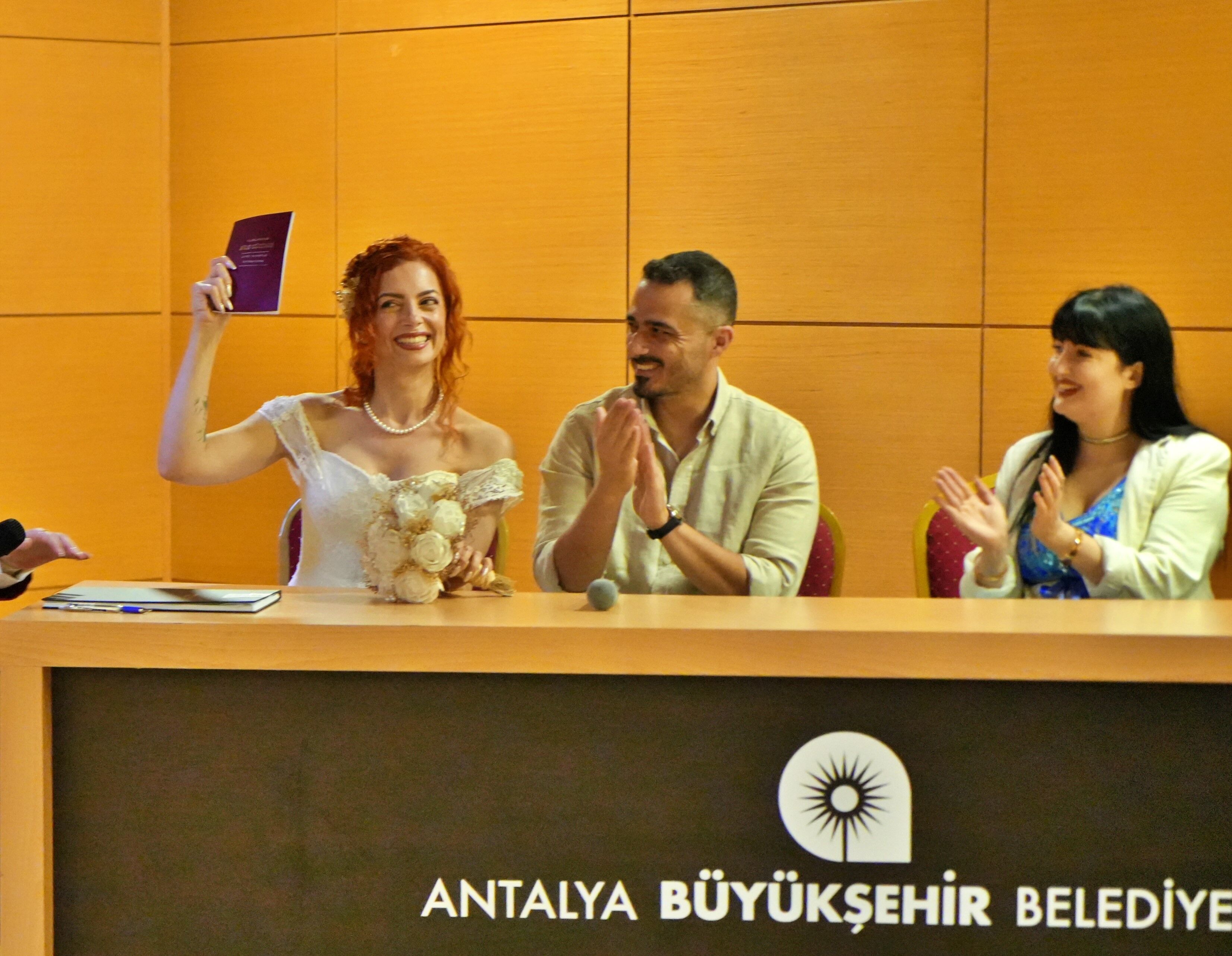 Antalya’da 71 Çift Aynı Gün ‘Evet’ Dedi4