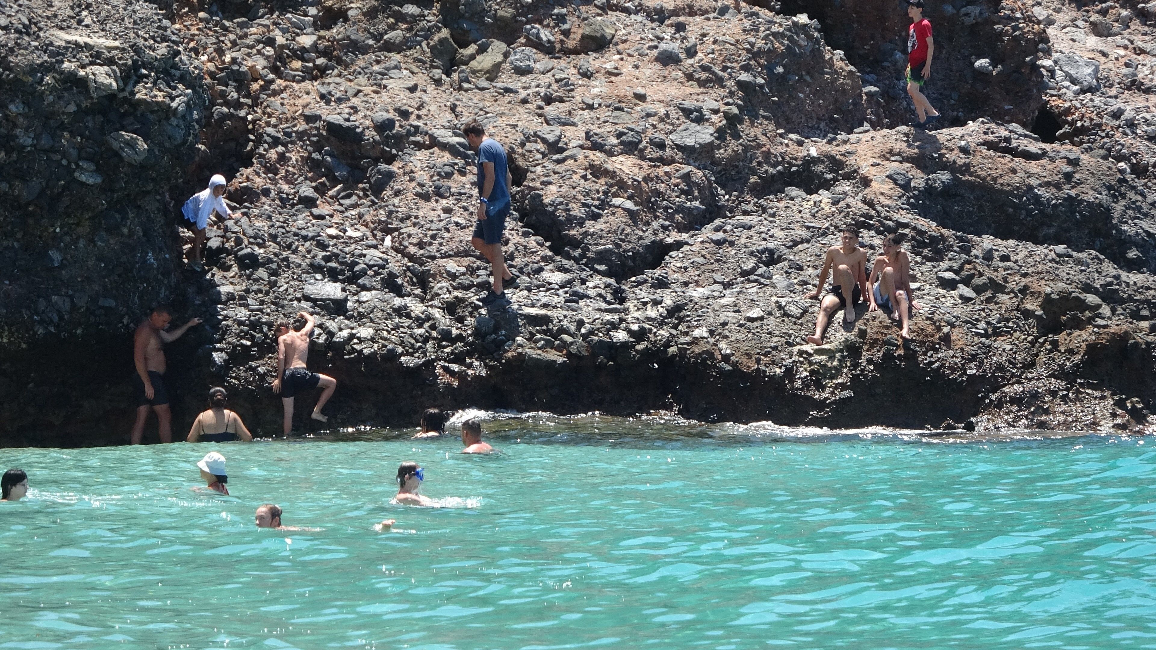Antalyada Bu Plaj Turistlerin Gözdesi Oldu2