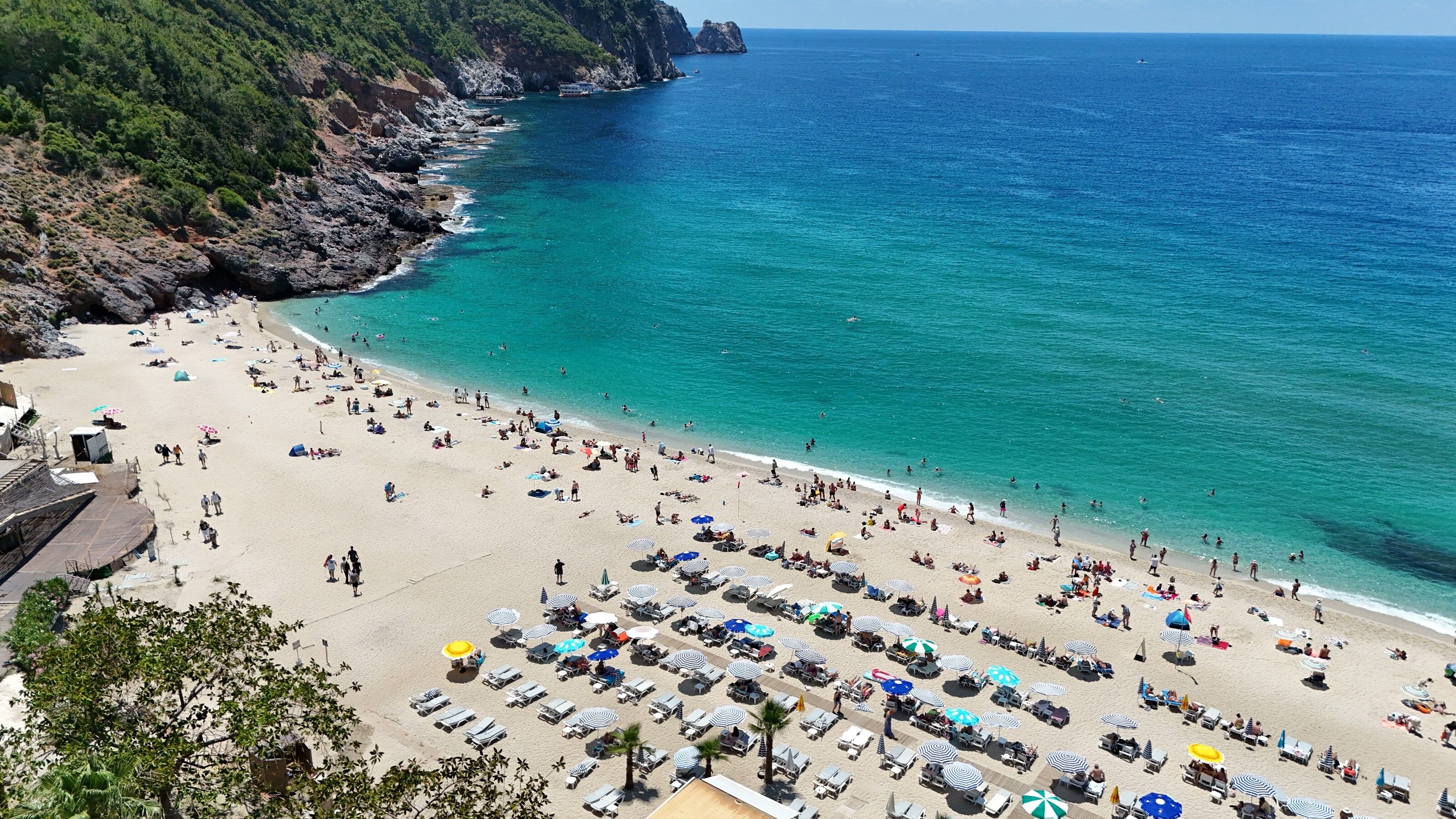 Antalyada Bu Plaj Turistlerin Gözdesi Oldu5
