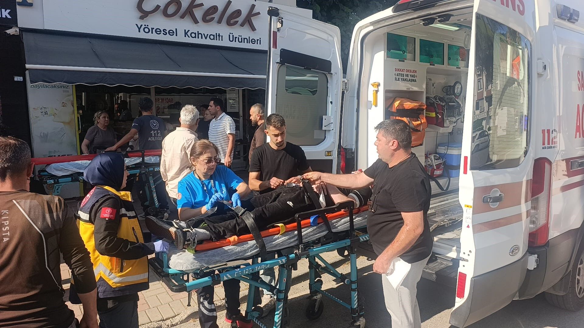 Antalya'da Palmiyeye Çarpan Otomobilde Can Pazarı1
