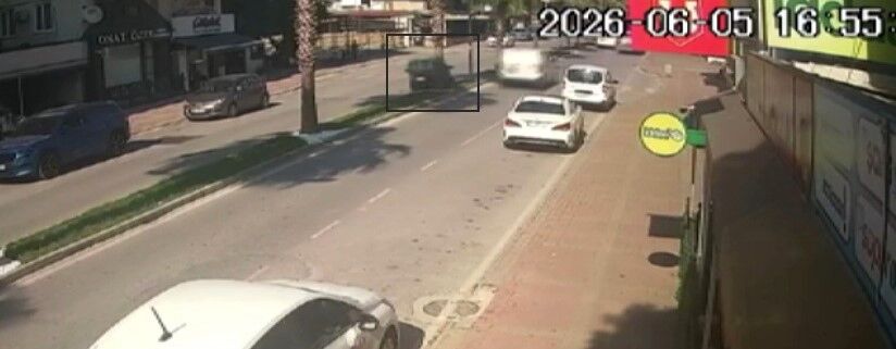 Antalya'da Palmiyeye Çarpan Otomobilde Can Pazarı4