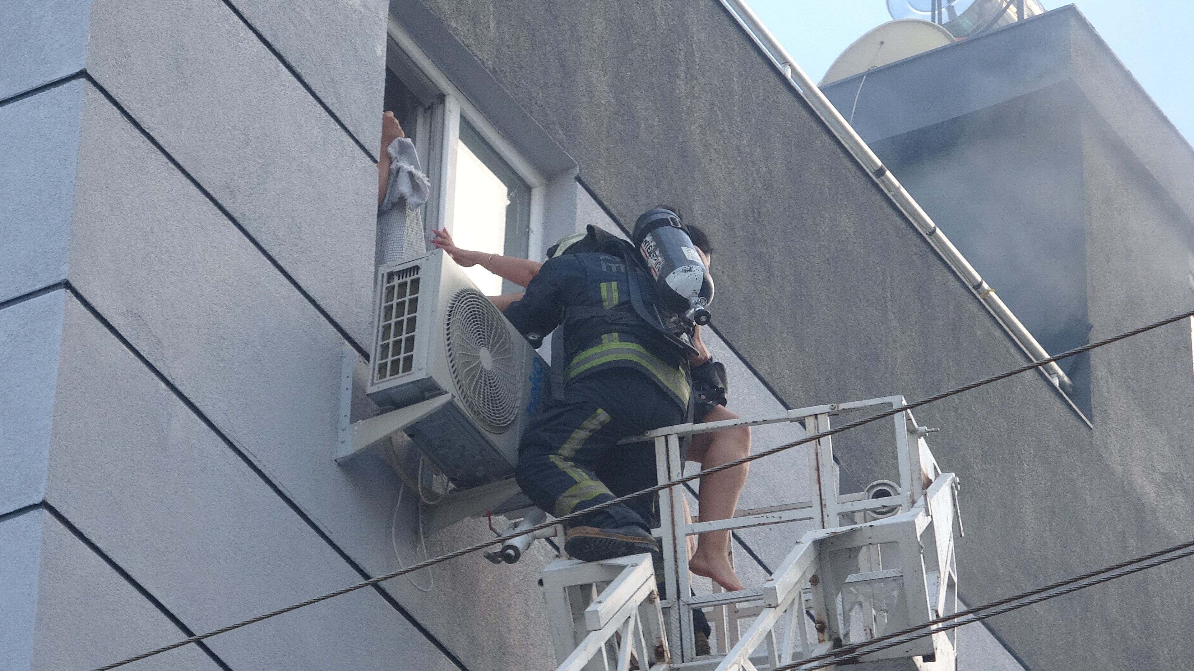 Antalyada Tup Patladı Yangin Cıkti-1