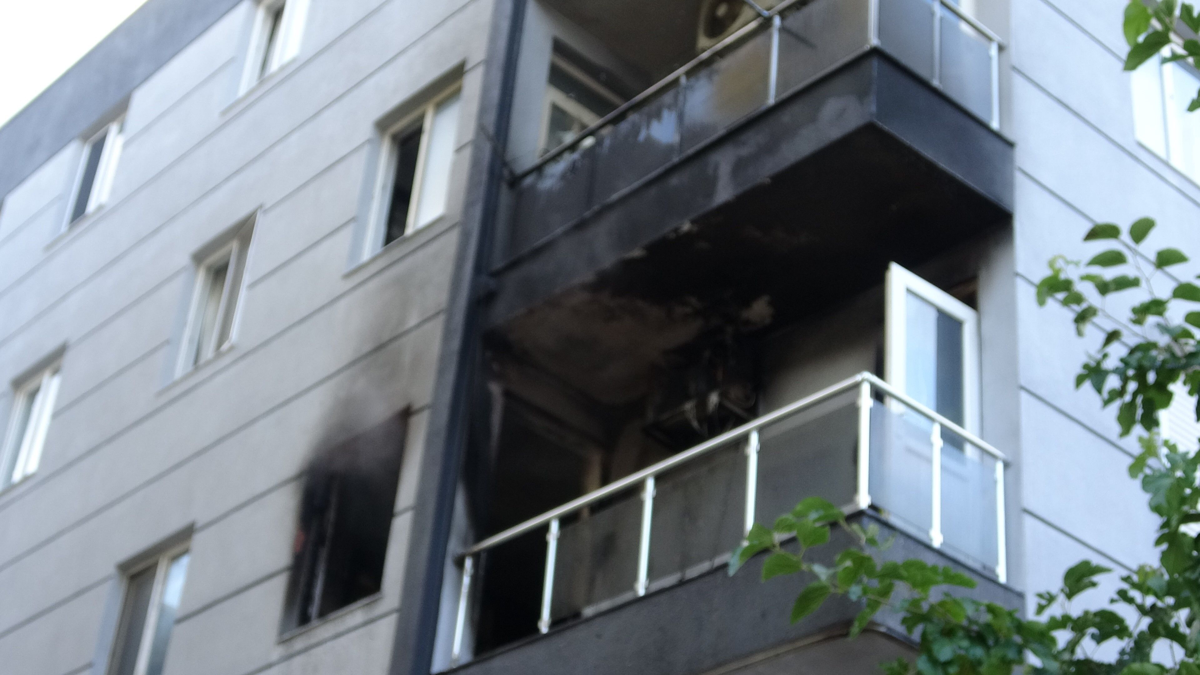 Antalyada Tup Patladı Yangin Cıkti5