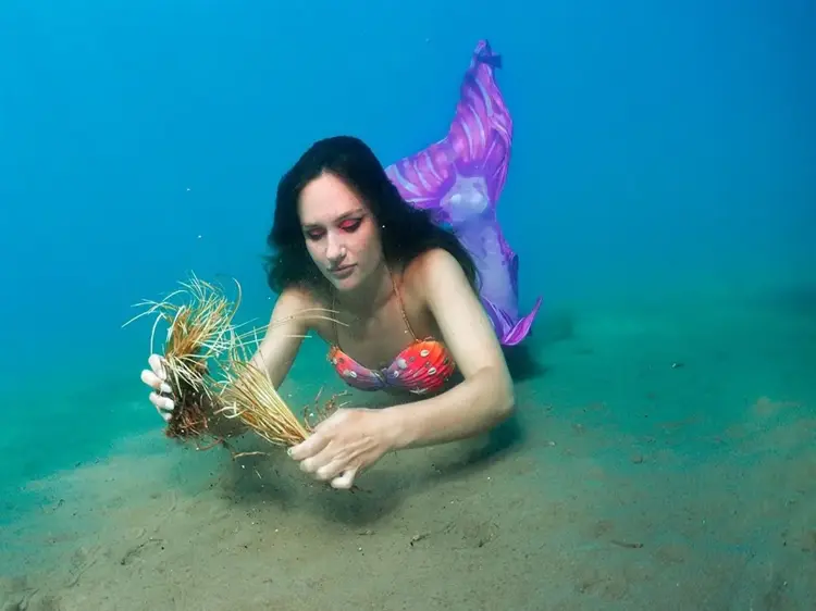 Deniz Kizlari Dip Temizligi Yapti Antalya2.Jpg