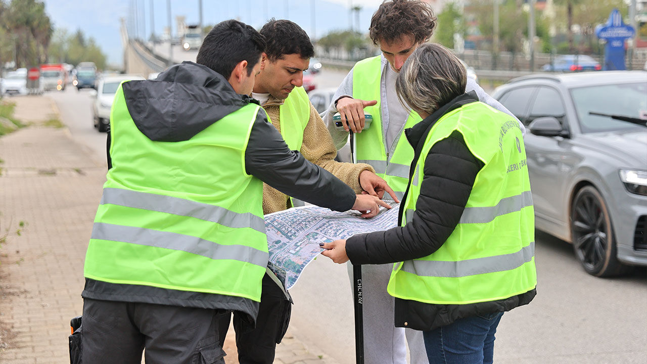 Gazi Bulvari Antalya Trafik Akisi2