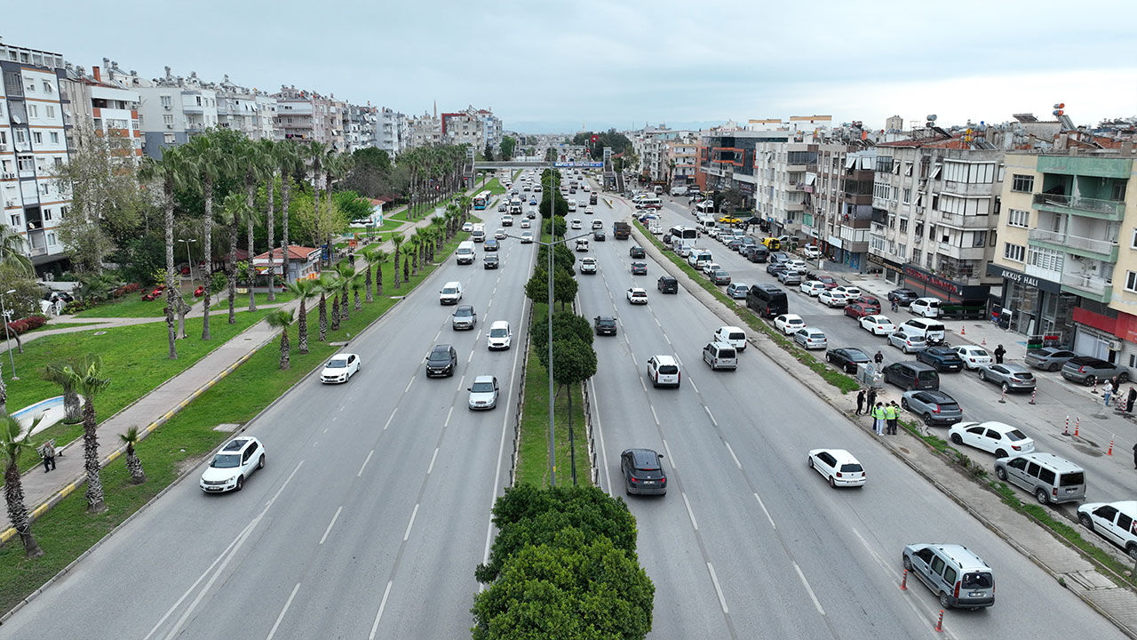 Gazi Bulvari Antalya Trafik Akisi4
