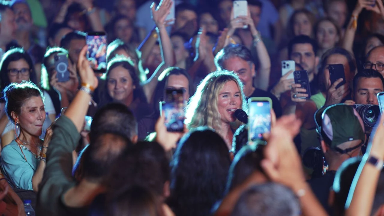 Grammy Odullu Joss Stone2.Jpg