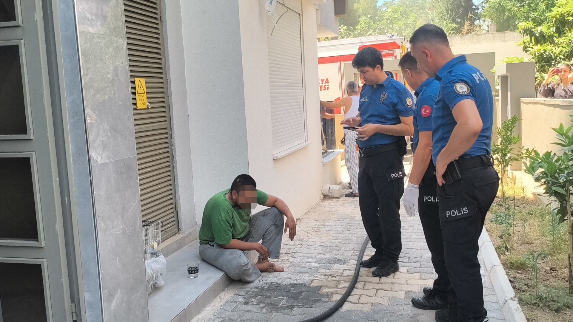 Kepez Teomanpasa Kendisini Yakmaya Calisti1