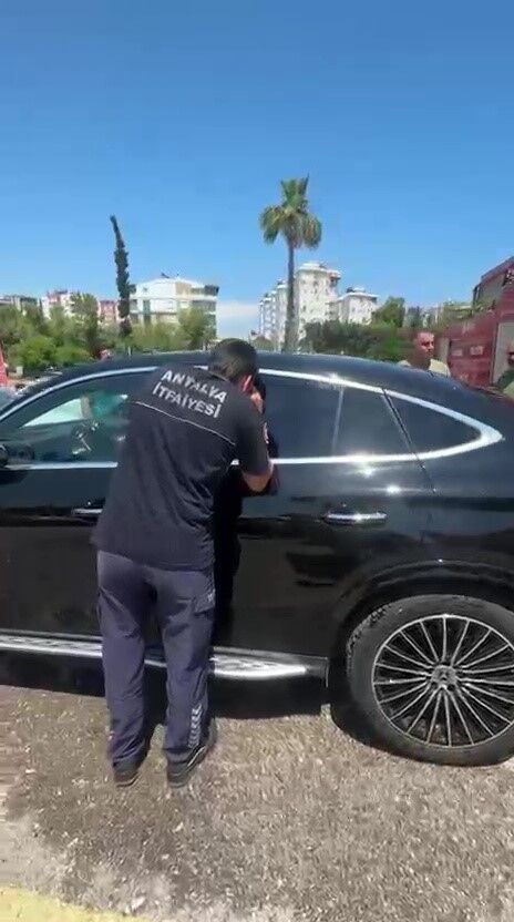 Konyaalti Gursu Aracicinde Kilitli Kaldi4
