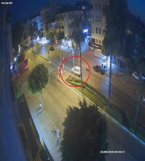 Manavgat Kirmizi Isik Ihlali Kaza Antalya2