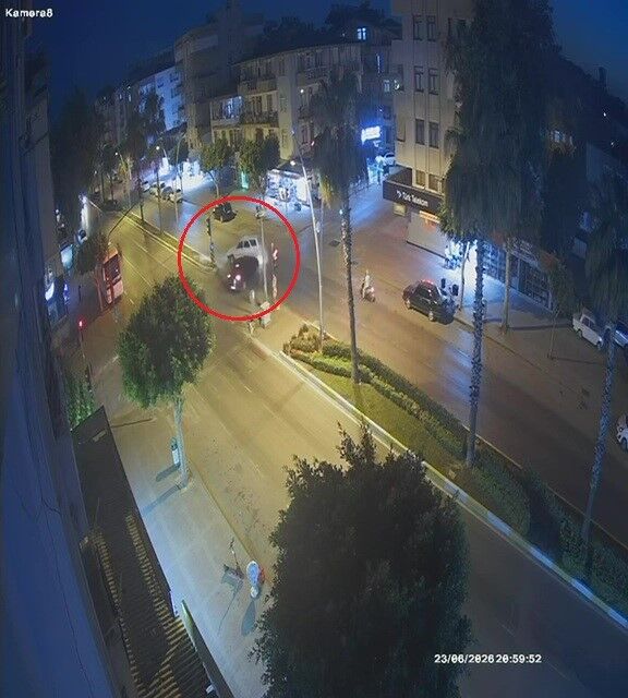 Manavgat Kirmizi Isik Ihlali Kaza Antalya3