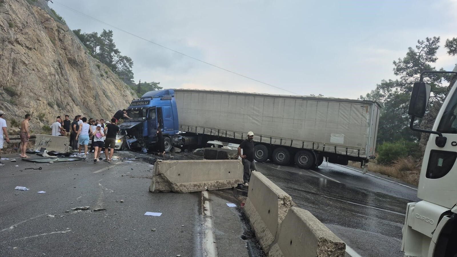 Tir Kazasi Kemeryolu Antalya7