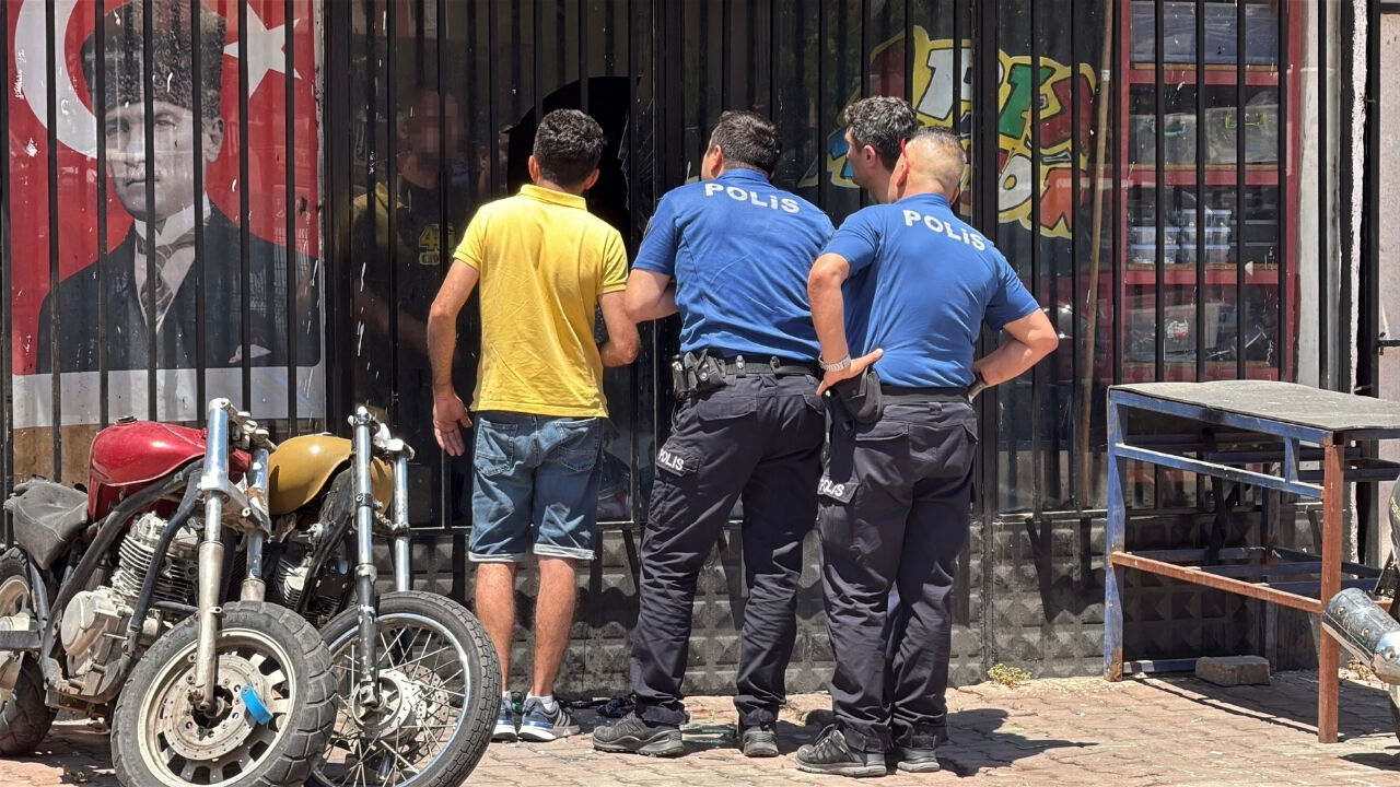 Iş Yerine Kitledi.jpg2