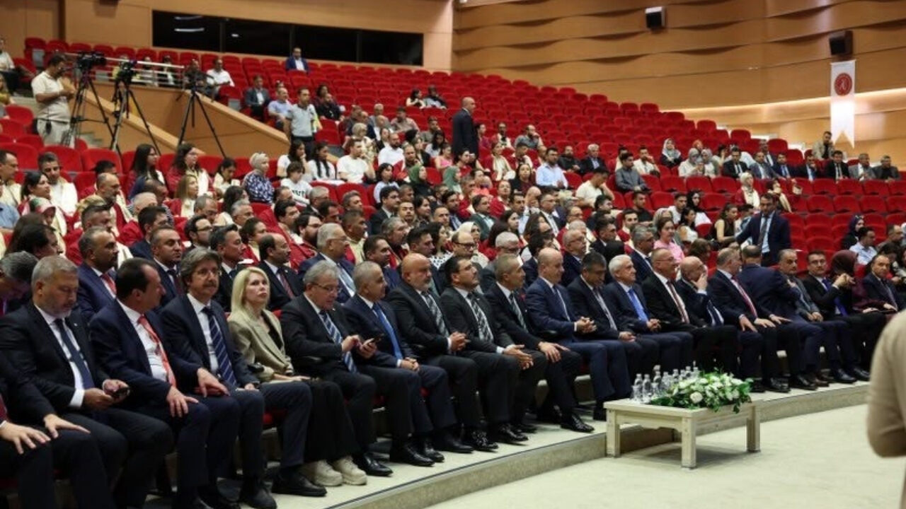 Akdeniz Üniversitesi'ne “Spor Dostu Kampüs” Unvanı-2