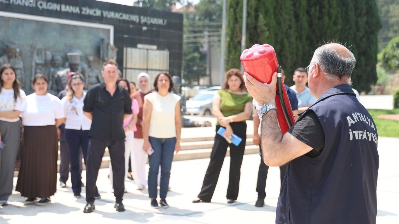 Aksu Belediyesi'nde Personele Yangın Eğitimi Ve Tatbikatı-3