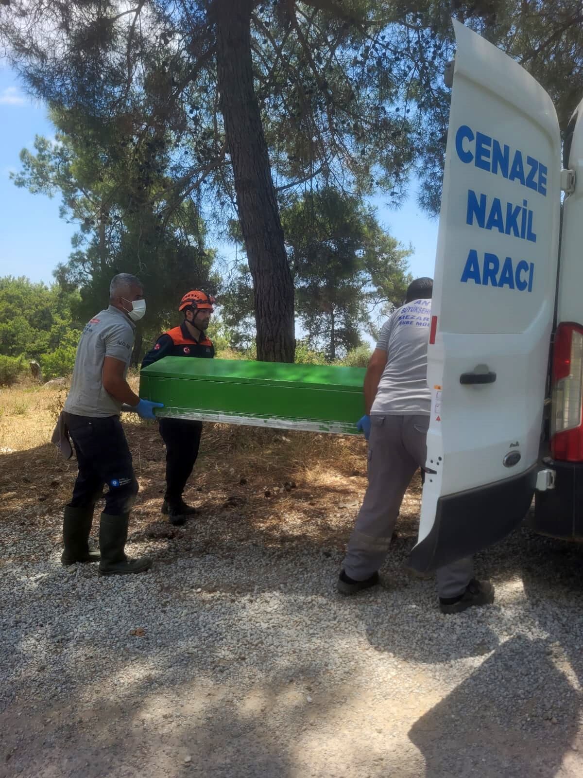 Antalya Alanya Kamyonet Agaca Carpti5