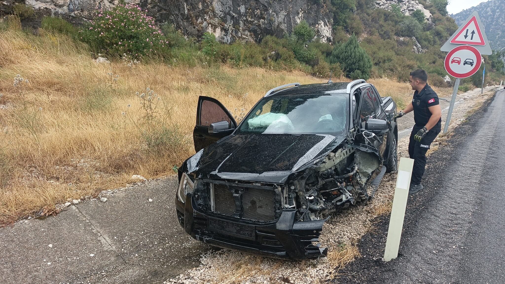 Antalya Karayolu Feci Kaza 4Yarali4