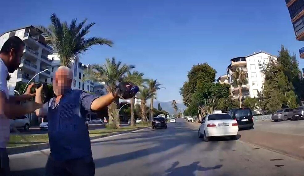 Gazipasa Antalya Trafikte Yumruklu Kavga3
