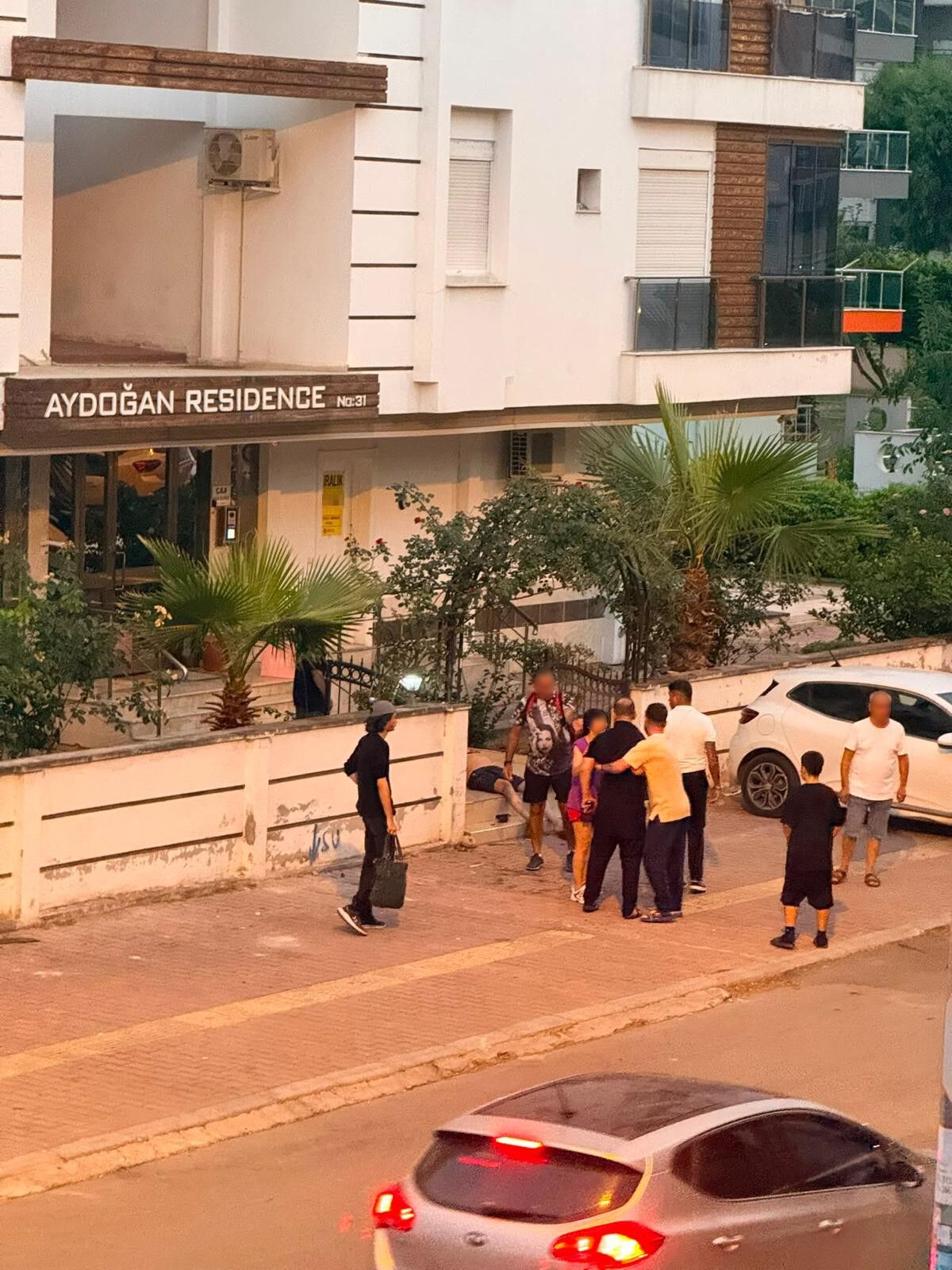 Hurma Mahallesi Araci Uzerine Surdu Antalya7