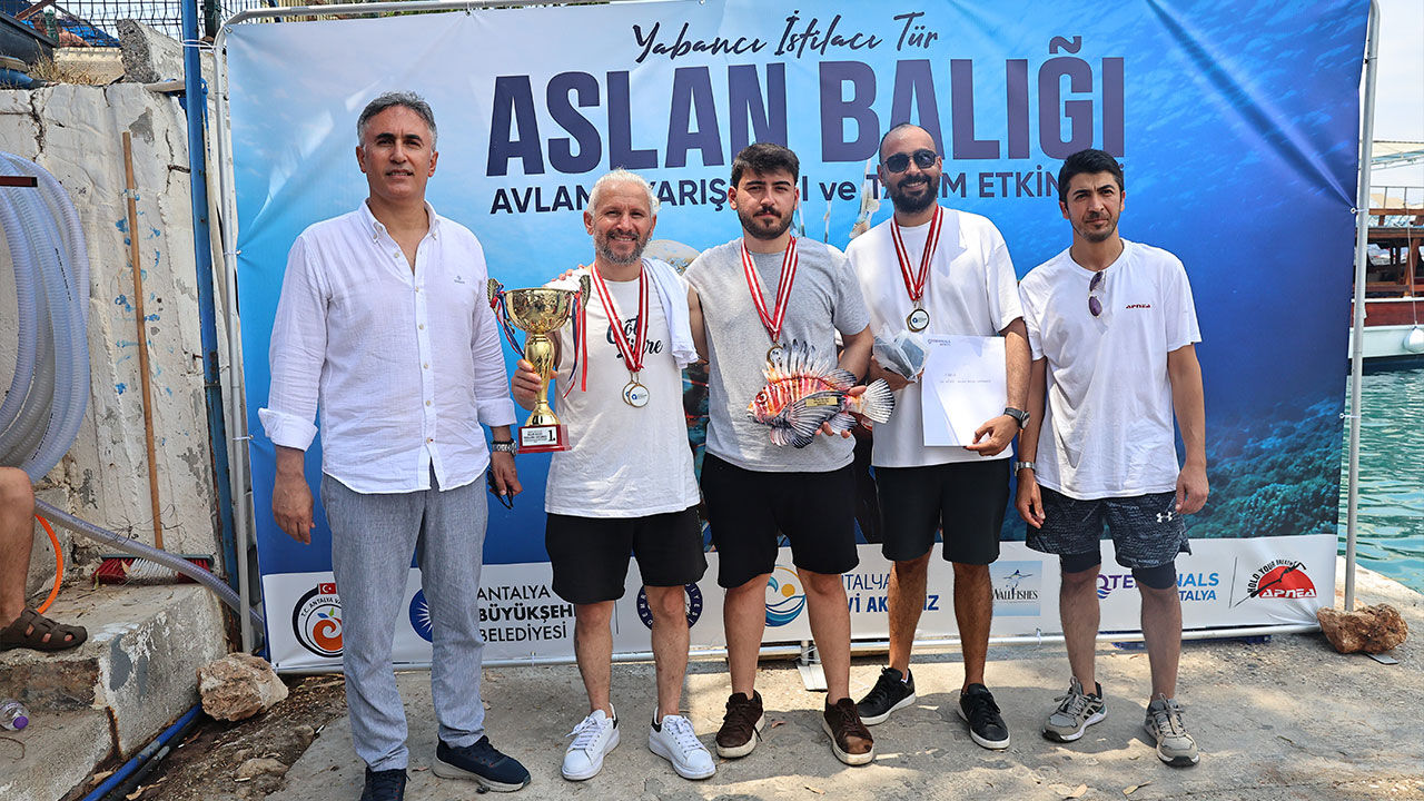 Istilaci Aslan Baligi Avladilar Antalya5