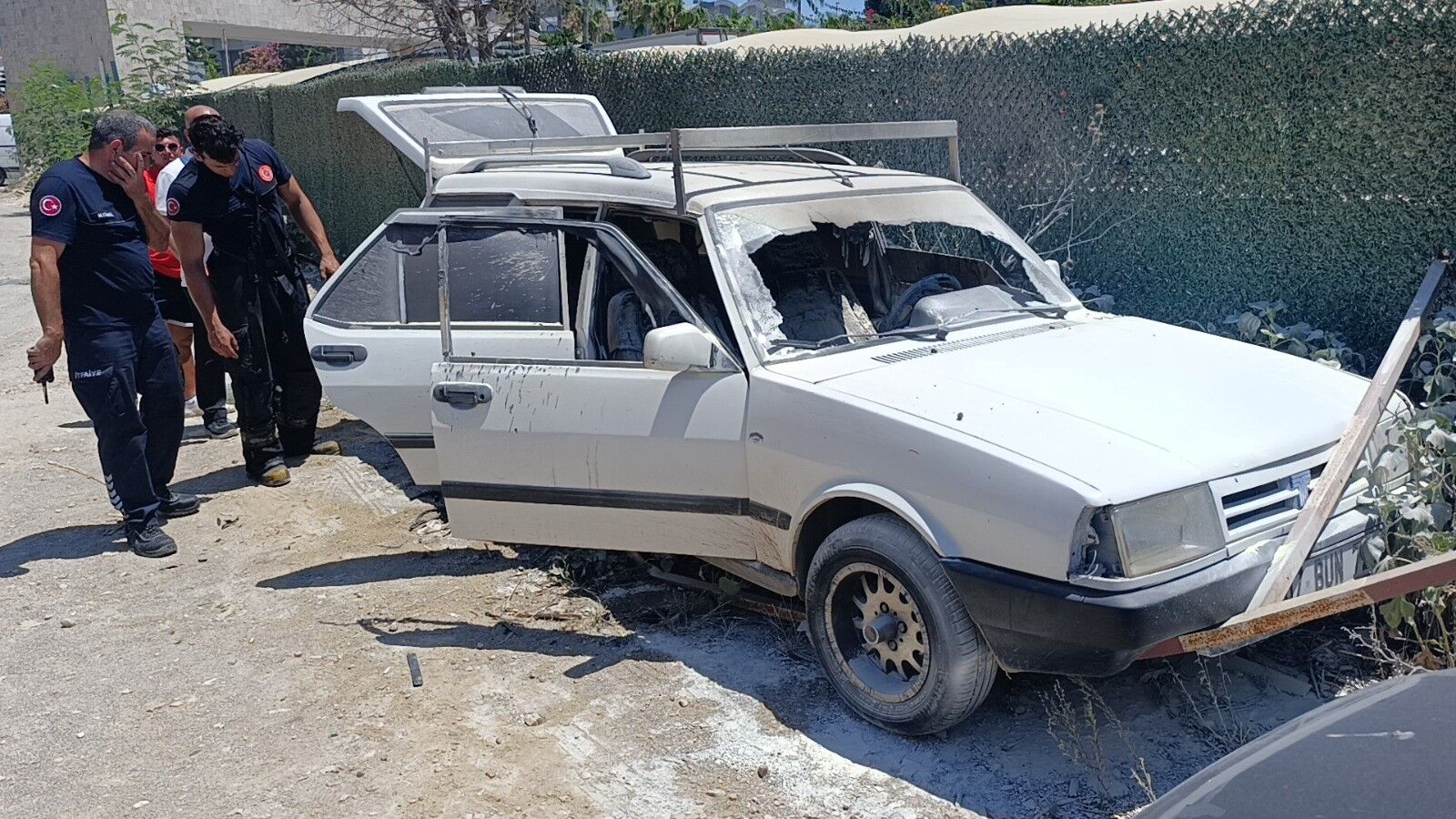 Manavgat Karacalar Mahallesi Antalya Otomobil Yangini3