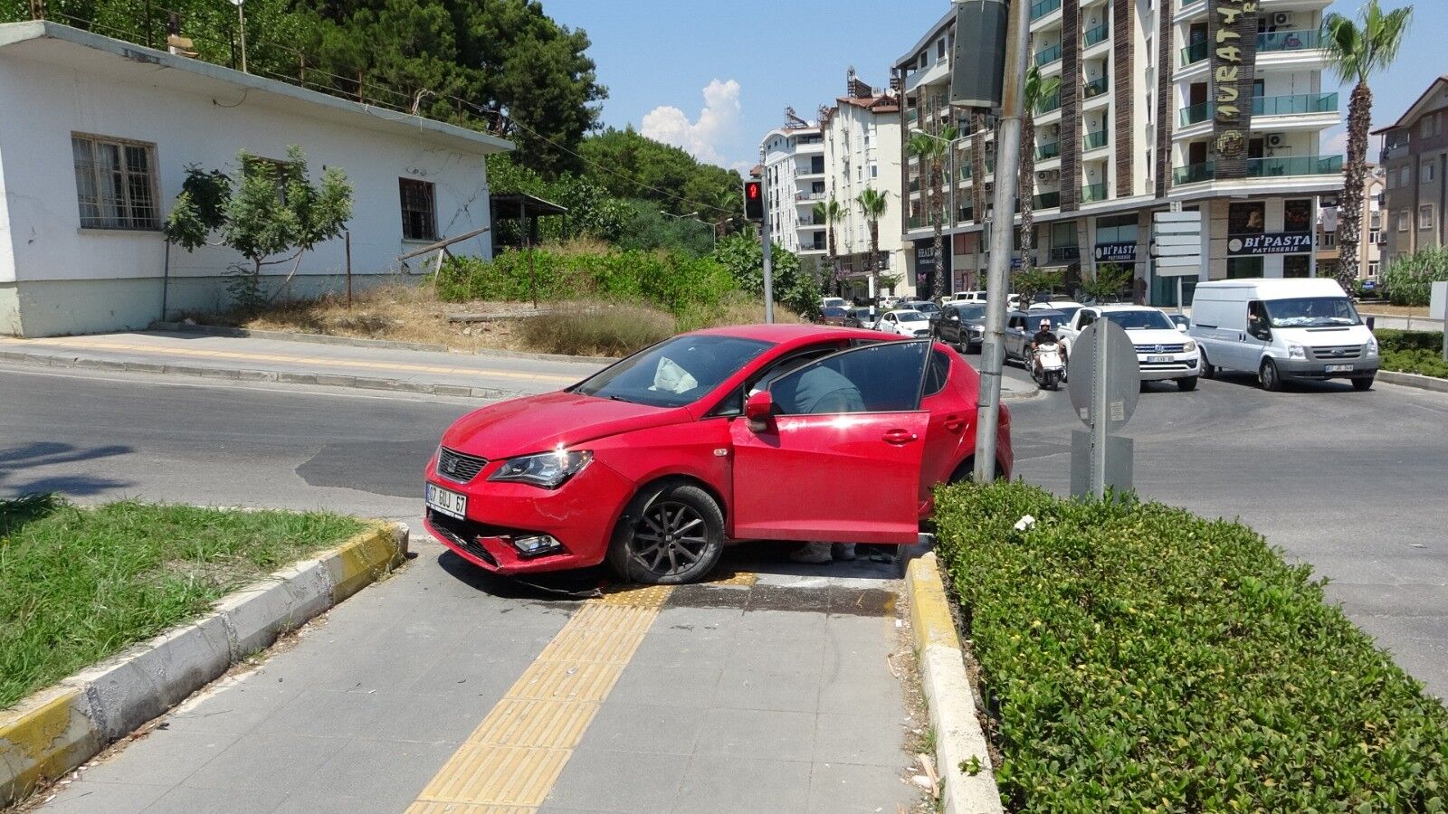 Manavgat Kaza Hastane Caddesi 2Yarali1