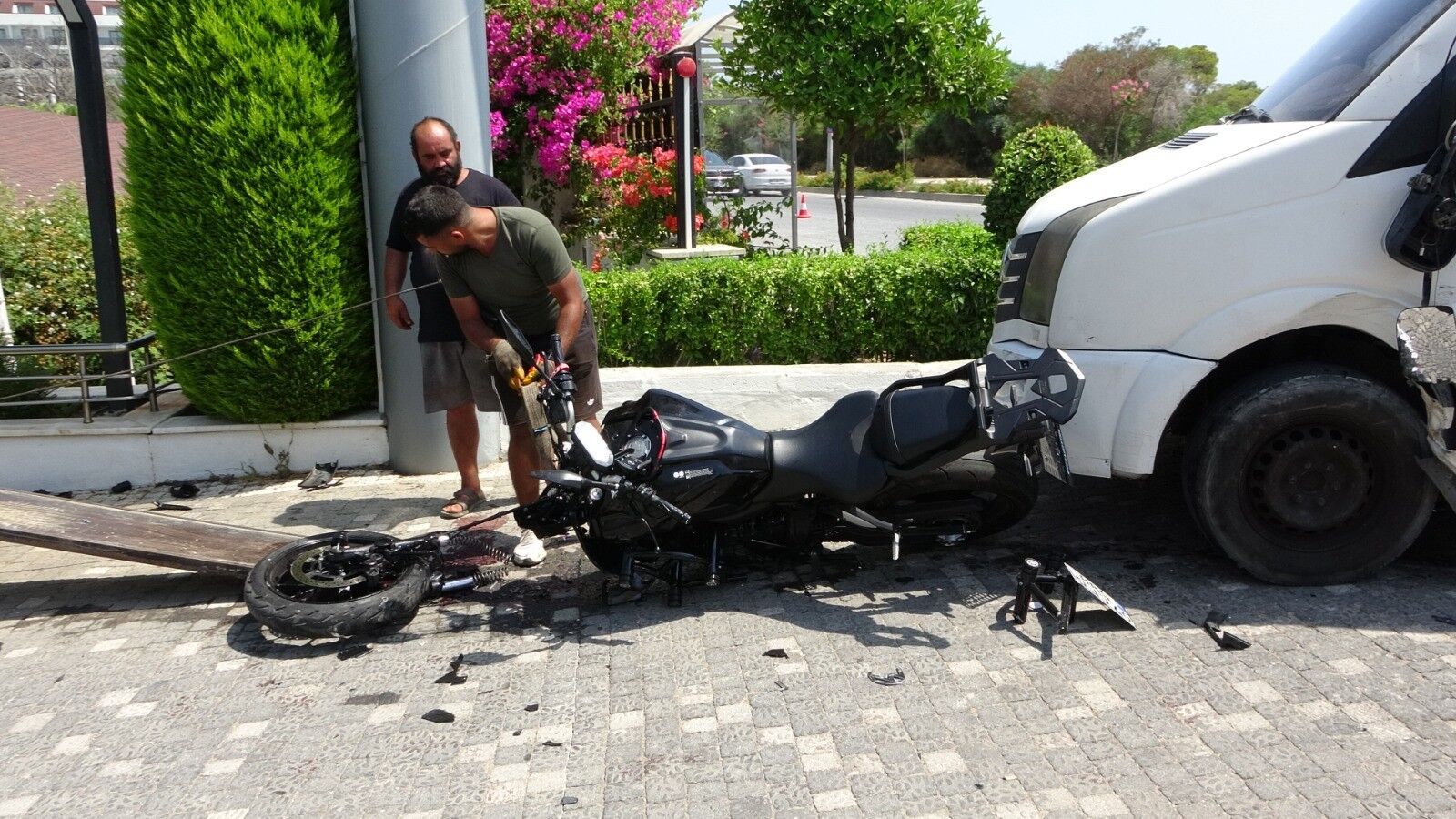 Manavgat Kaza Tur Minibusu 2 Agir Yaral3