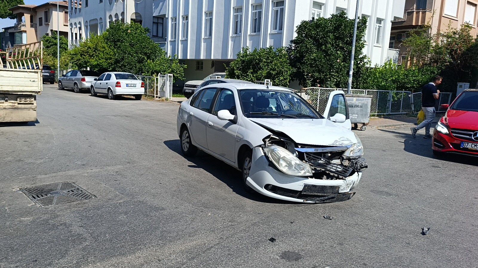 Manavgat Kontrolsuz Kavsak Kaza Antalya2